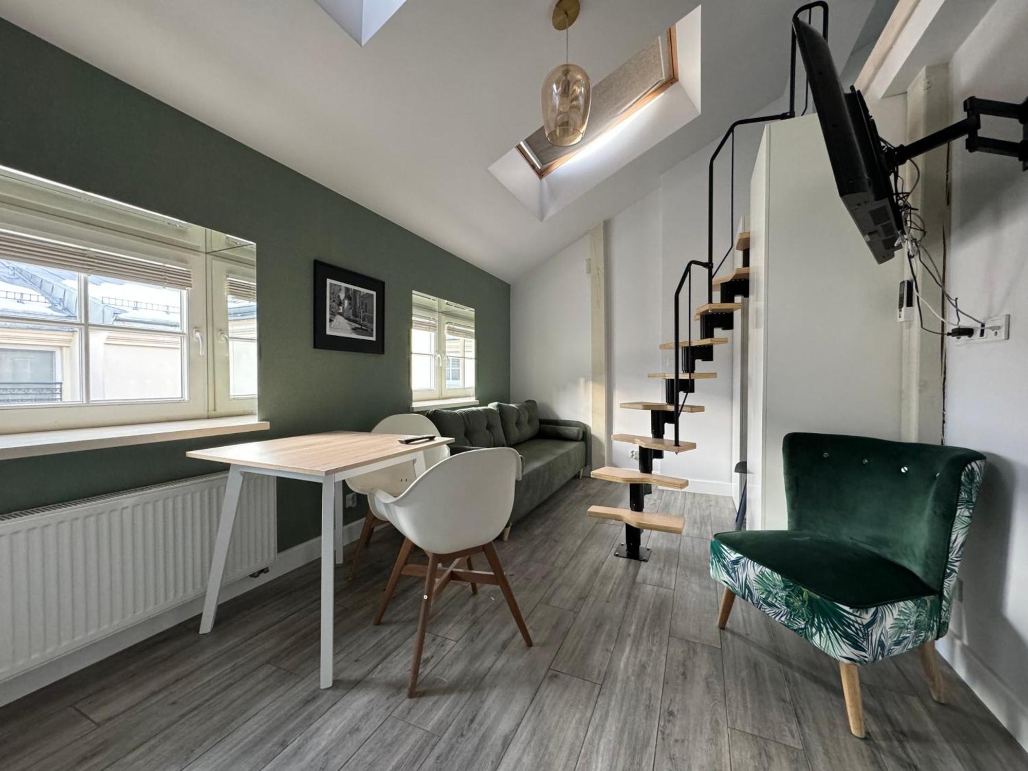 Forest Nook Main Square Loft Красков Екстериор снимка